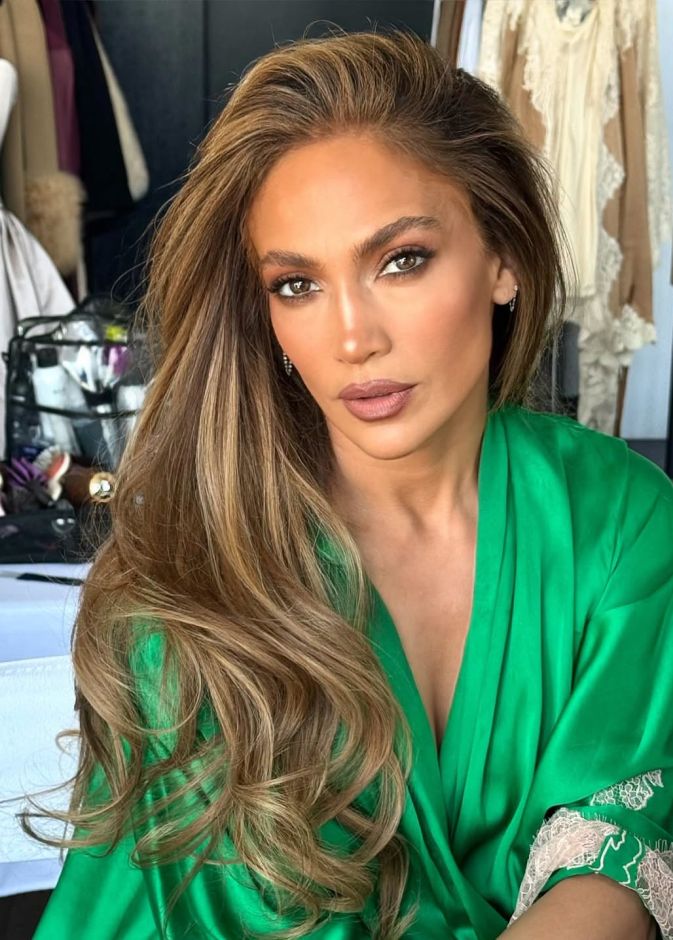 "شعرتُ بأنني جميلة في مصر".. أسرار جينيفر لوبيز لبشرة متوهجة في عامها الـ57