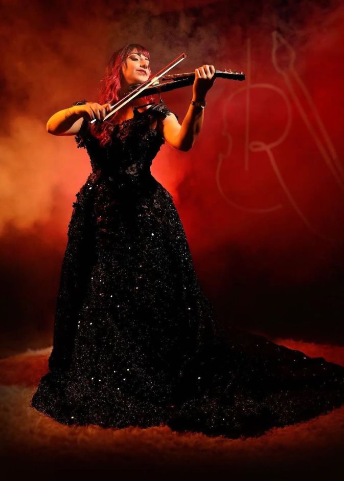 Sounds Scoop By Rebecca الصورة من حسابها من تصوير Shahdastudio