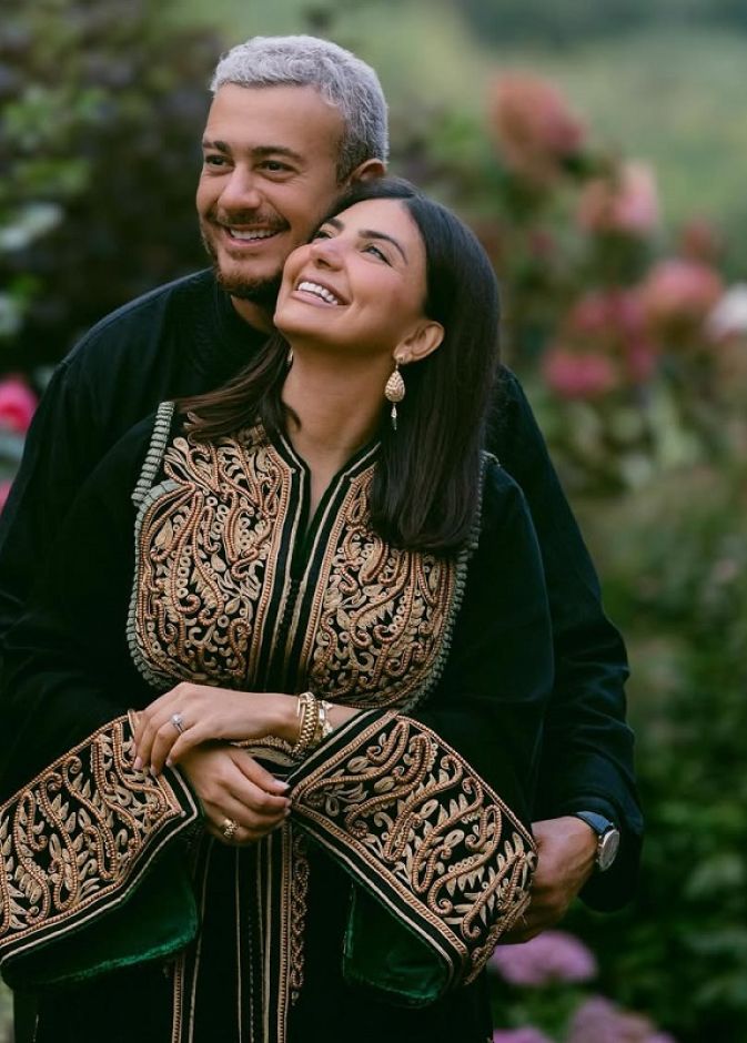 سعد يعيش قصة رومانسية مع زوجته