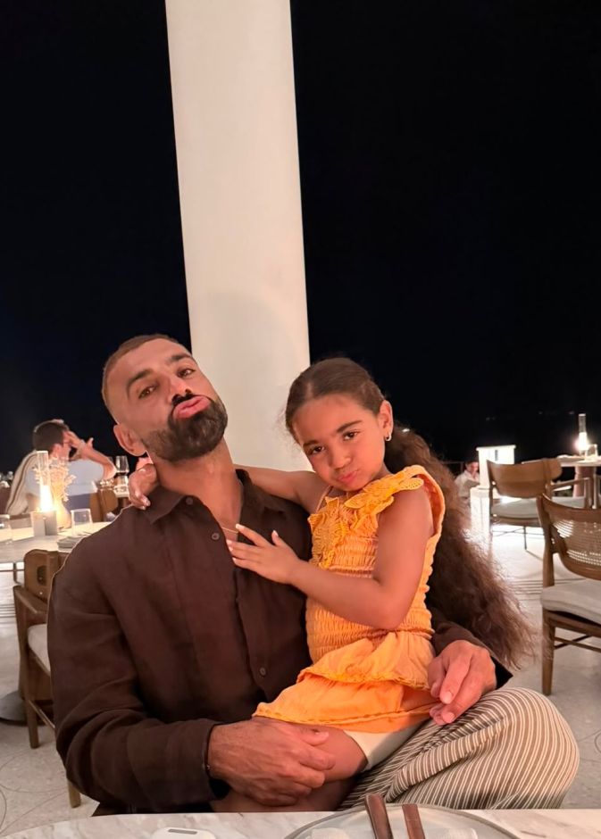 محمد صلاح يظهر بعد أيام من استقبال مولوده ليل