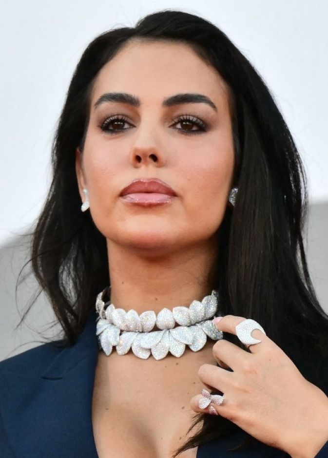 جورجينا رودريغز تعود الى مهرجان فينيسيا السينمائي 2026 بجمال إستثنائي