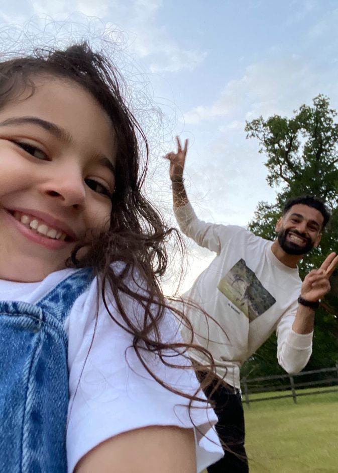 محمد صلاح يحتفل بعيد ميلاد ابنته مكة
