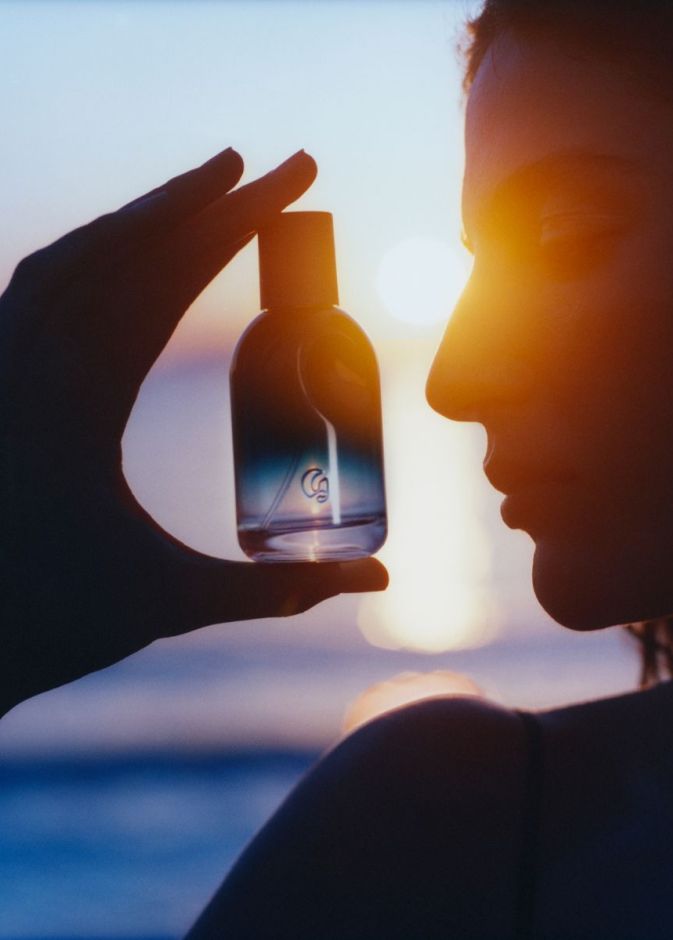 4 تنوّعات من عطور الخريف: الروائح التي ترسم ملامح الموسم الجديد