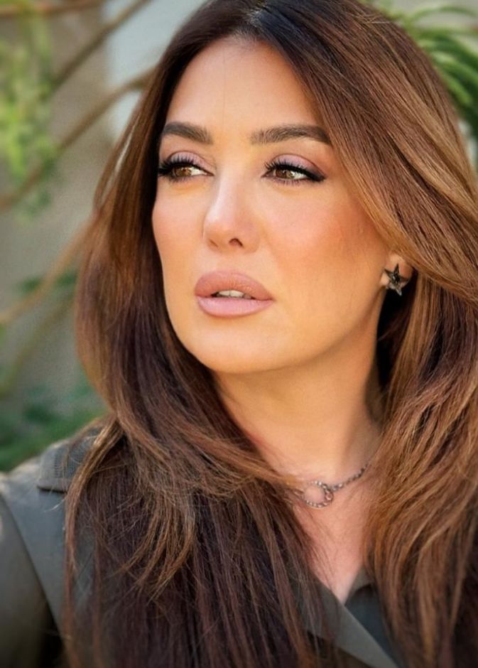 جمال النجمات بعد سرطان الثدي.. إليسا وكندة علوش ودينا حايك ورسائل ملهمة في أكتوبر الوردي
