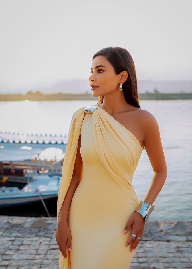 مهيرة عبد العزيز 