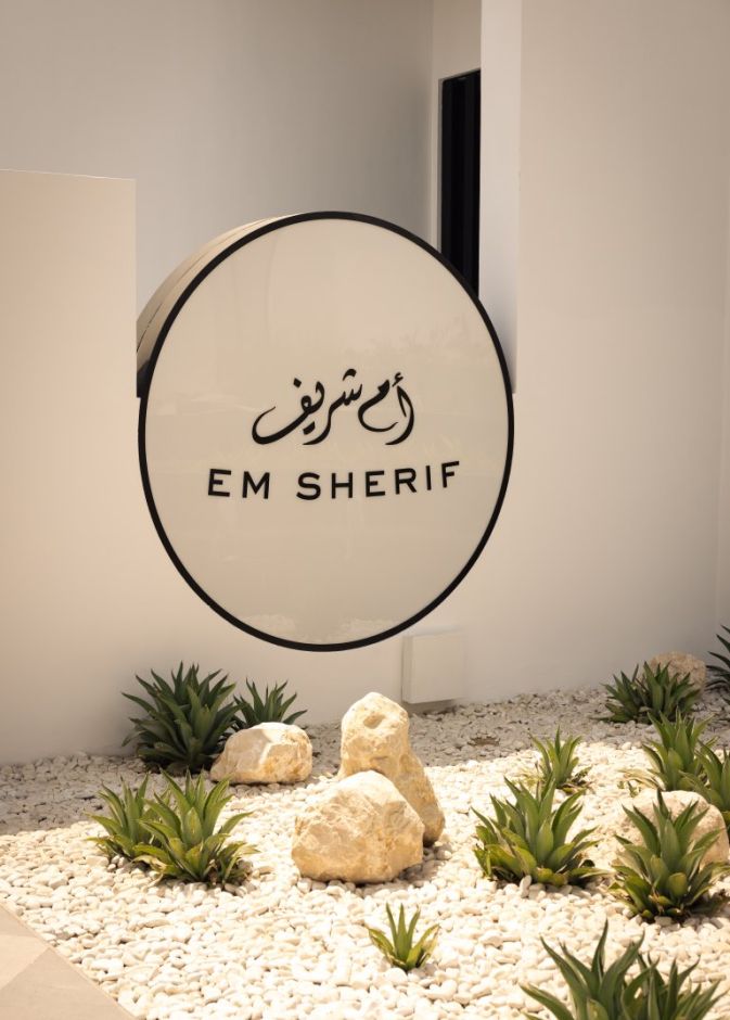 أم شريف يحمل كرم الضيافة اللبنانية إلى شوارع جميرا