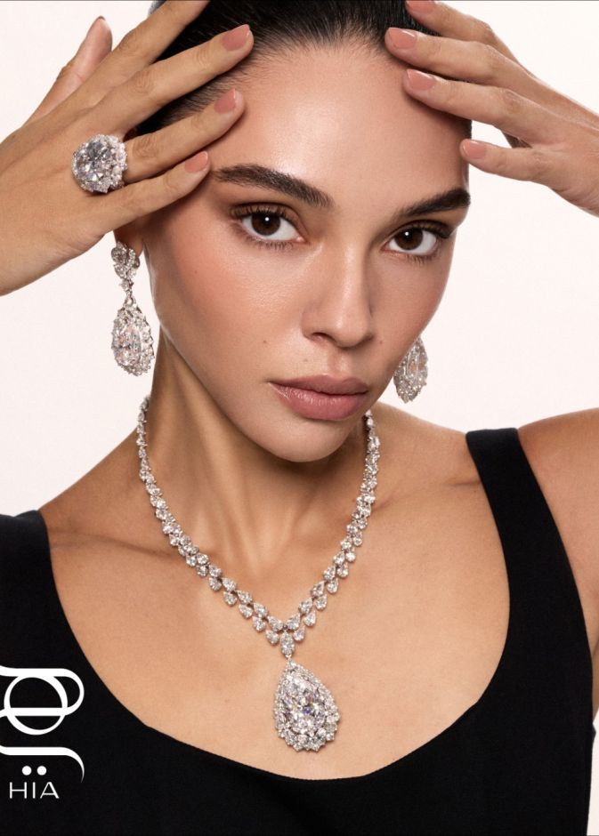 مجوهرات ‏Golden Lily Jewelry‏... جلسة تصويرية خاصة بـ"هي" تأخذنا إلى عالم من الندرة والجمال‏