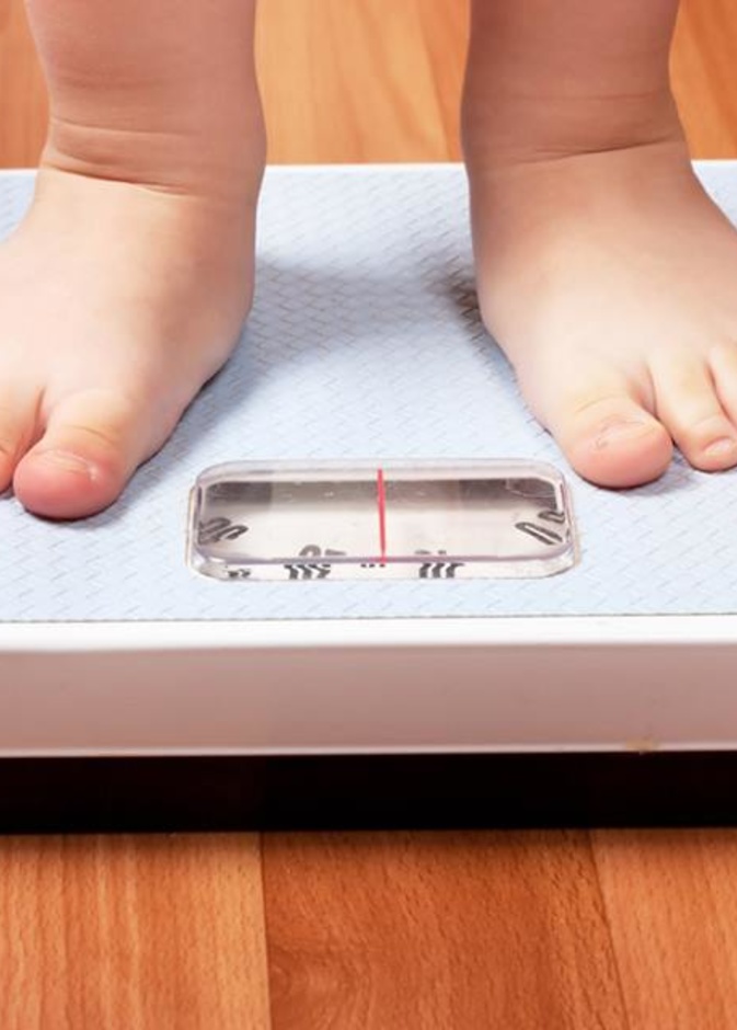 سمنة الآباء وراء زيادة مخاطر السمنة على أطفالهم