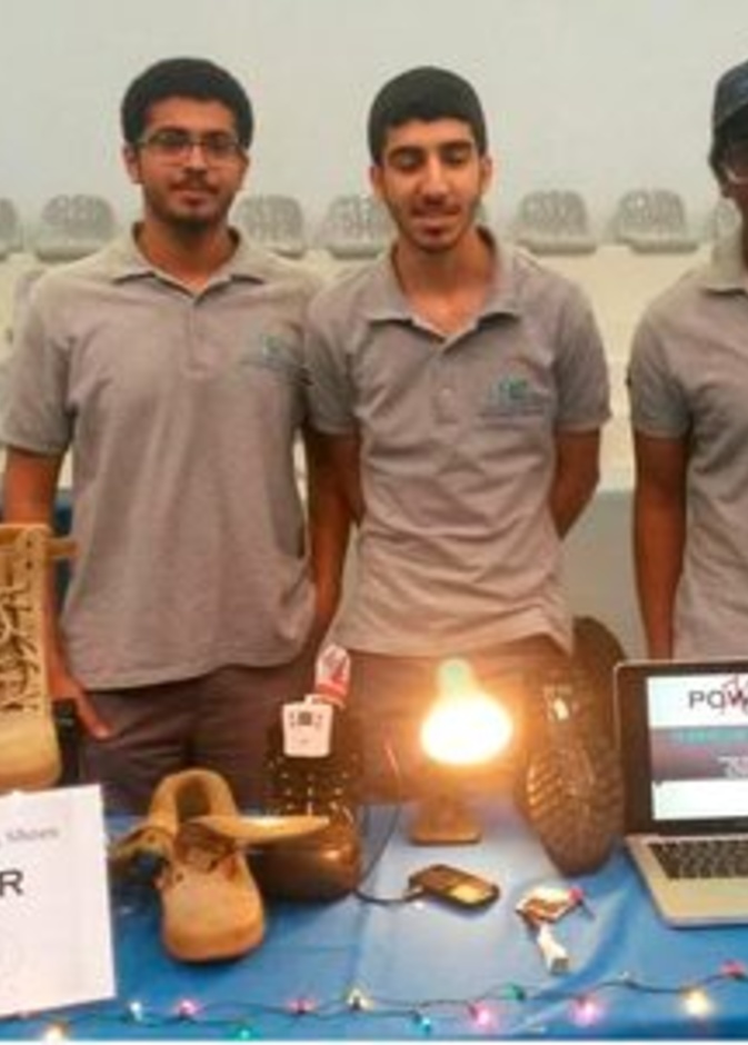 4 طلاب إماراتيين يقدمون مصدراً جديداً لتوليد الطاقة 