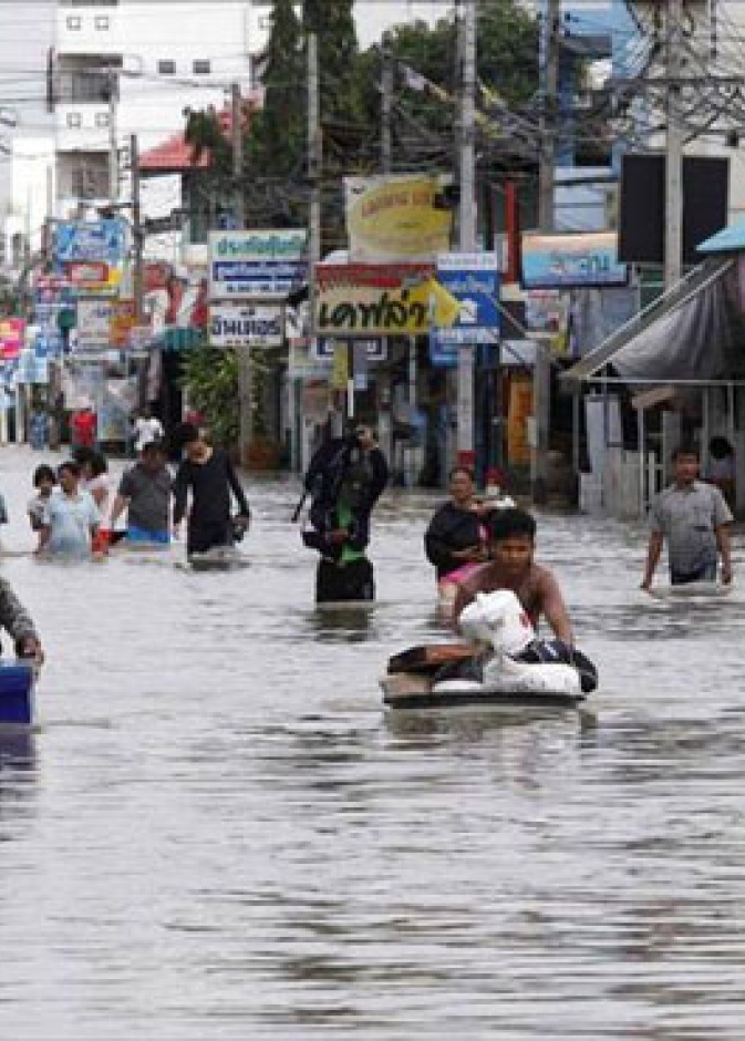 25 قتيلا في تايلاند جراء الفيضانات