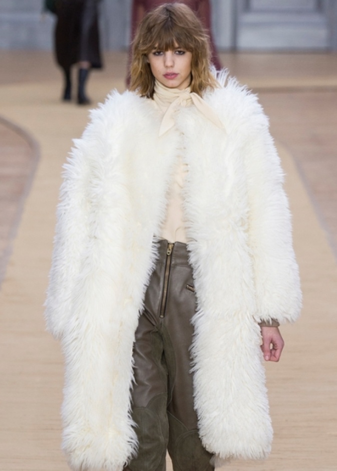 Chloé من عرض أزياء 