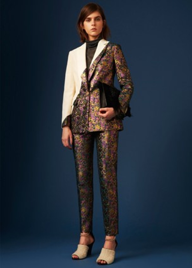 عرض أزياء 3.1 Phillip Lim – Pre شتاء عصري أنيق