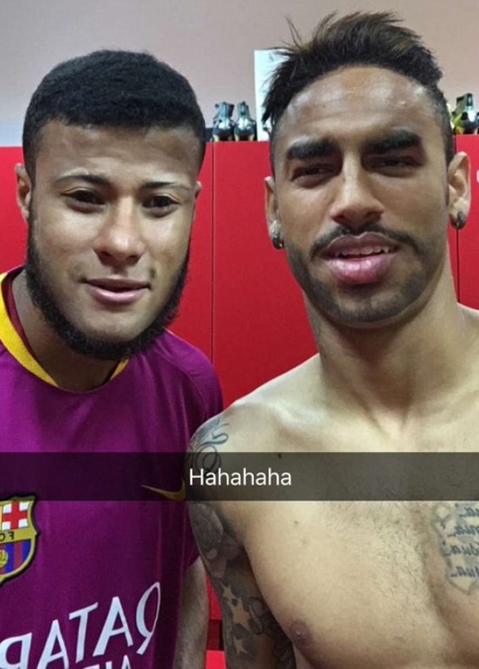 نجوم برشلونة في صور غريبة 