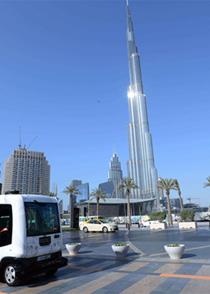 انطلاق أولى رحلات المركبة الذكية ذاتية القيادة في دبي