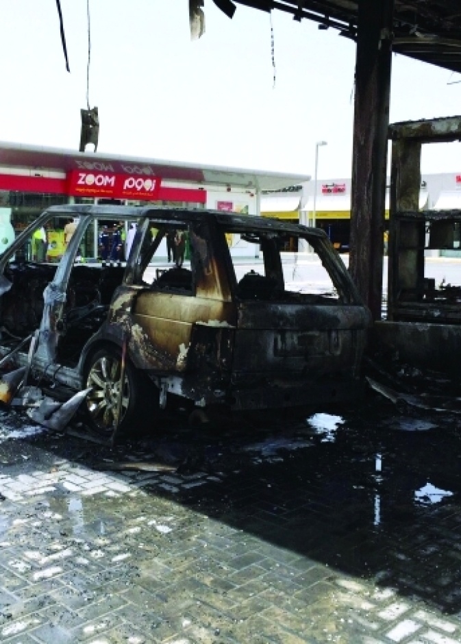 فيديو.. إخماد حريق محطة بترول بدبي 