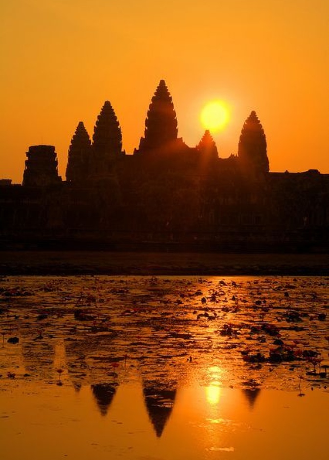 أنكور وات الكمبودية تضاهي جمال الأهرامات