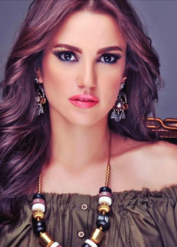 درة زروق لـ"هي": لا يوجد لدي أغلي من عائلتي