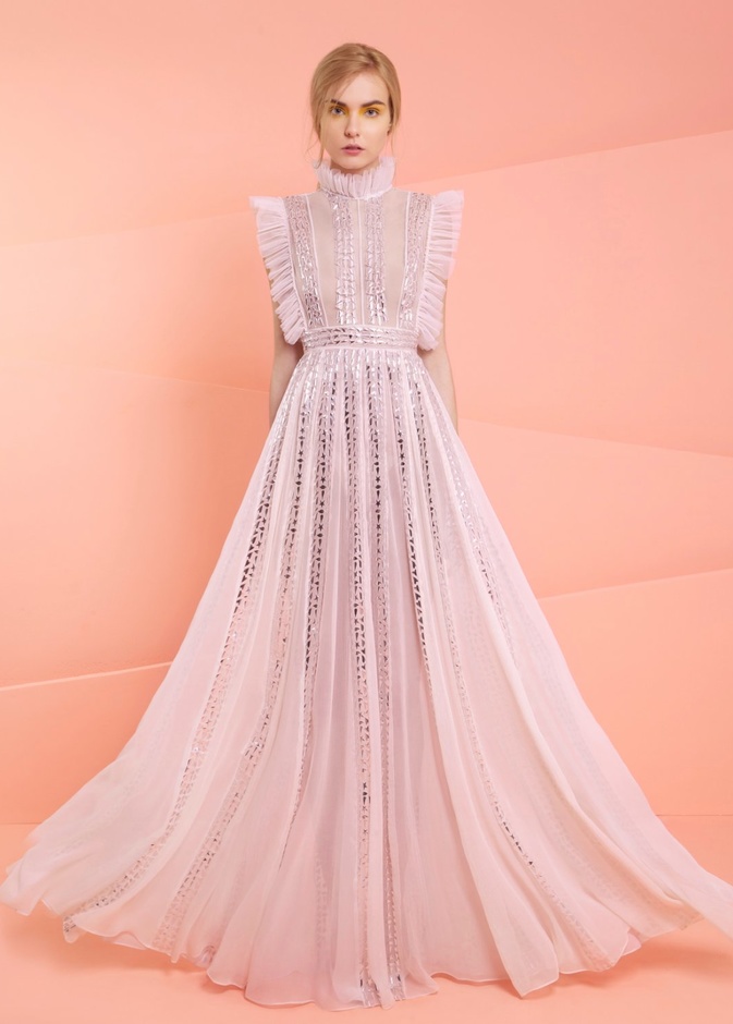 صخب من الجمال والألوان في تصاميم رامي قاضي