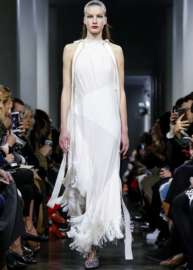 عرض أزياء موغلر لموسم خريف وشتاء 2019