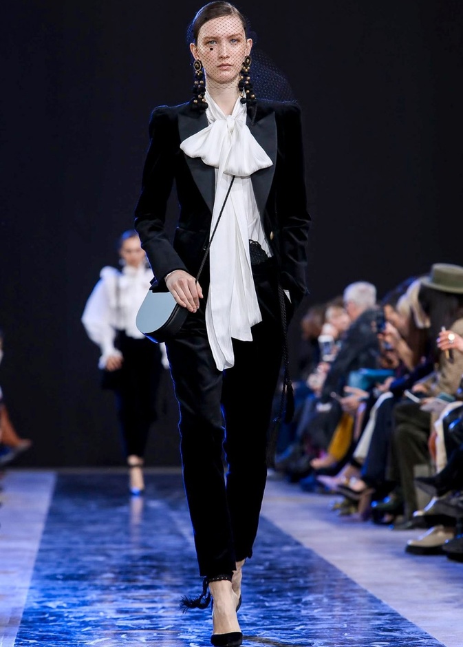 مجموعة Elie Saab لخريف وشتاء 2020-2021 خلال اسبوع الموضة في باريس