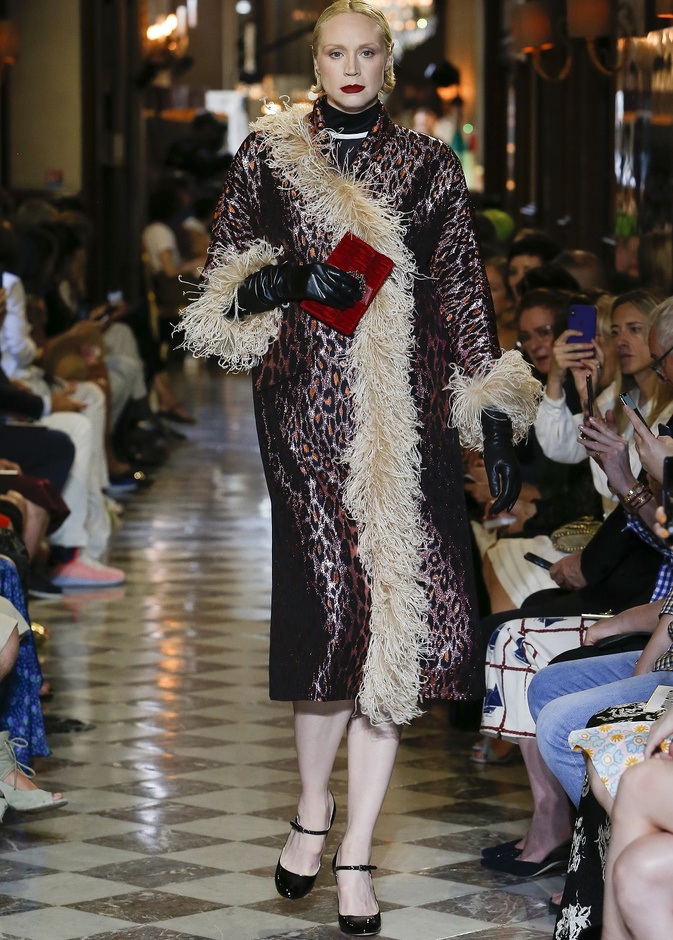 مزيج من العصرية والكلاسيكية في أحدث مجموعة لدار Miu Miu ريزورت 2019