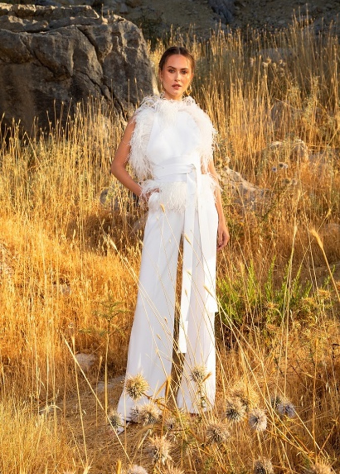 مجموعة ايلي صعب لربيع وصيف 2021 بعنوان أنشودة الحياة