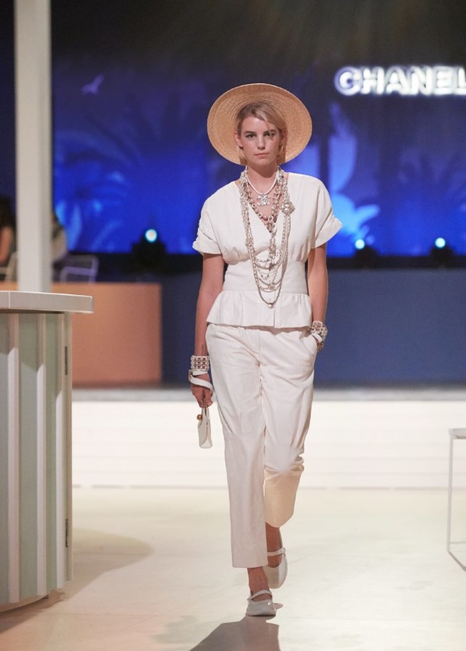  أكسسوارات القش في مجموعة شانيل كروز 2019