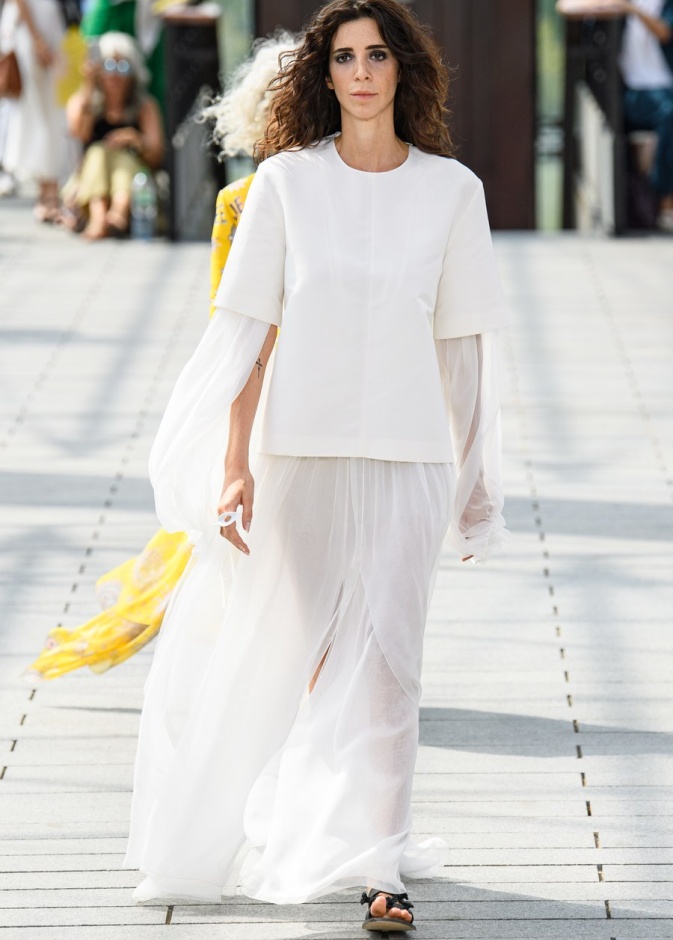 المصمم ربيع كيروز يحتفل بمرور ٢٠  عاما على دخوله عالم الأزياء  