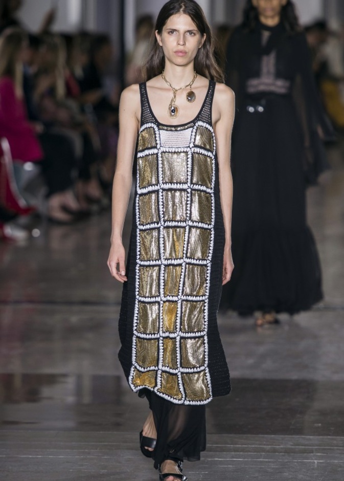 مجموعة  Giambattista Valli لربيع وصيف 2019