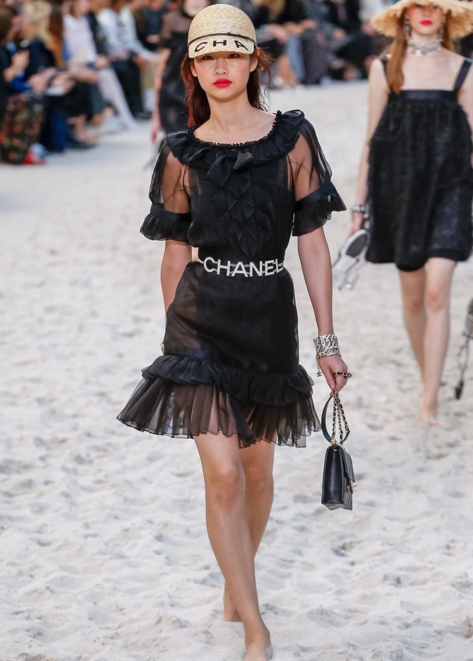 عرض أزياء "شانيل" Chanel لربيع وصيف 2019 !