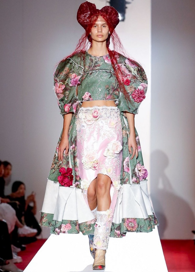 اسبوع الموضة في باريس 2019 مجموعة الملابس الجاهزة من COMME DES GARCONS  لربيع وصيف 2020 ‏