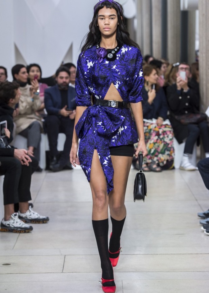 عرض Miu Miu للألبسة الجاهزة لربيع 2019