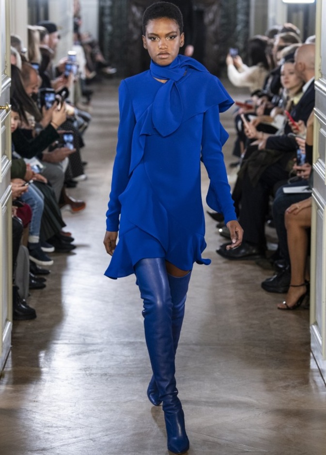 تصاميم كلاسيكية ومتنوعة من Elie Saab لخريف وشتاء 2019 