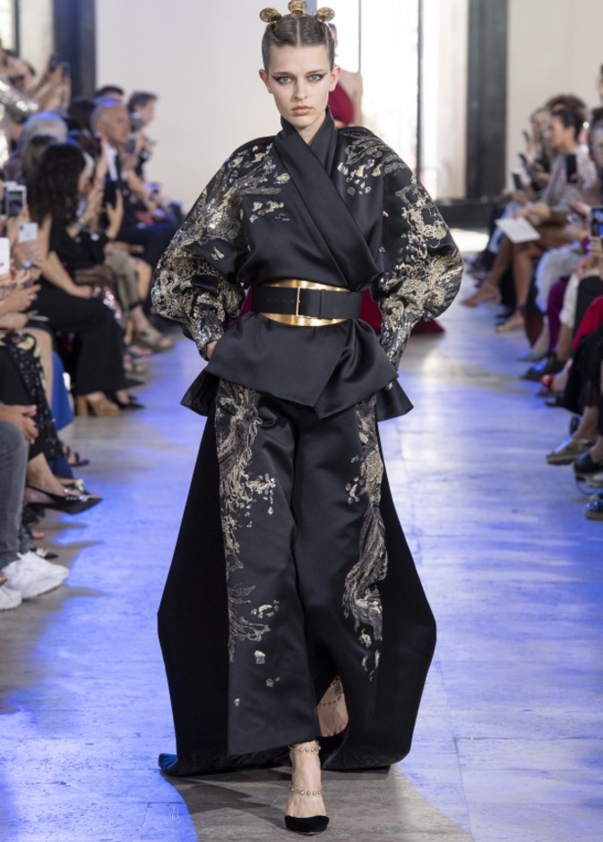 مجموعة إيلي صعب للأزياء الفاخرة لخريف وشتاء 2020 من وحي الصين