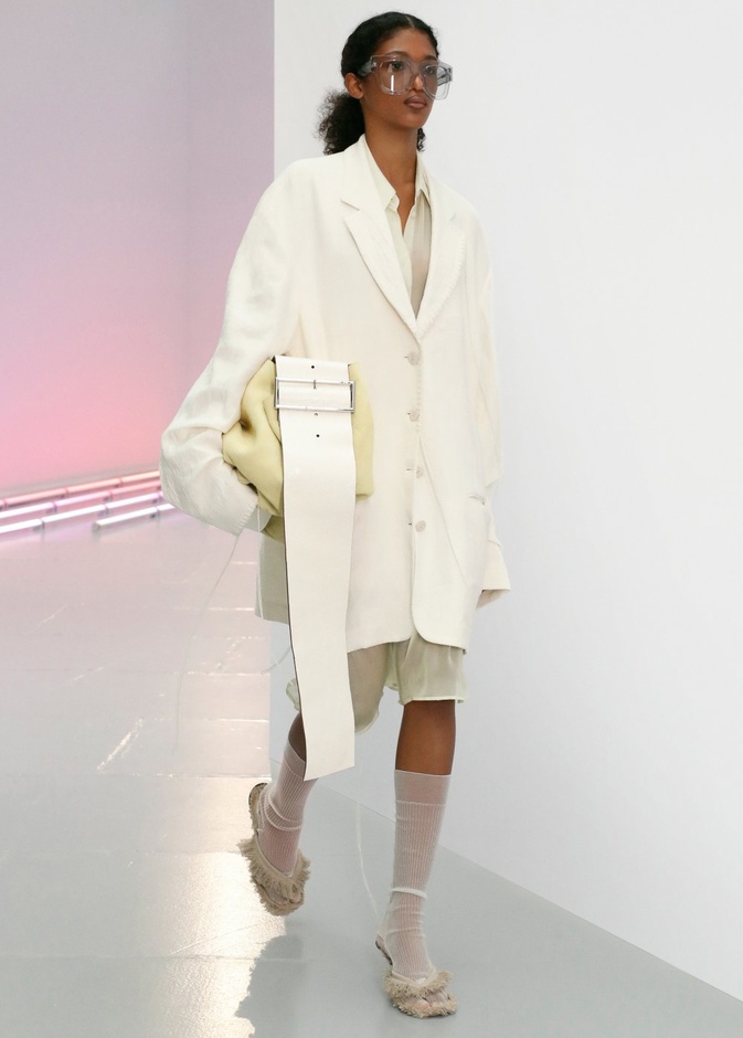عرض ازياء مجموعة ACNE STUDIOS ربيع وصيف 2021 من اسبوع الموضة في باريس