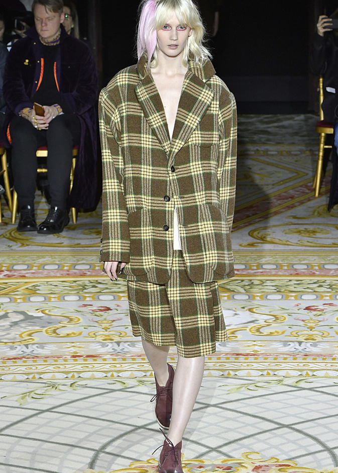 مجموعة فيفيان ويستوود للألبسة الجاهزة لخريف و شتاء 2017