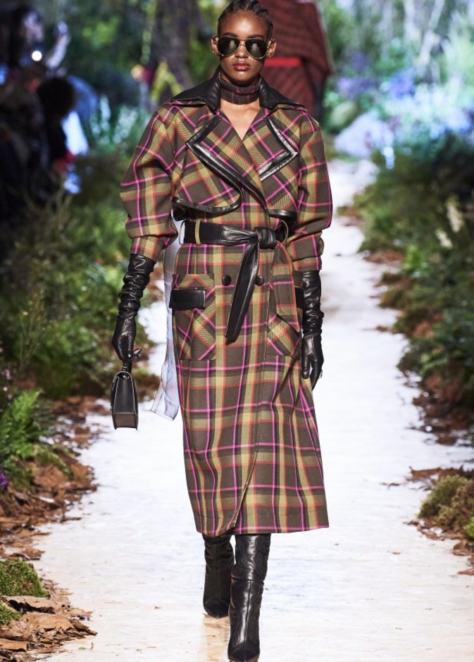 مجموعة "رالف أند روسو" Ralph & Russo لخريف وشتاء 2020 - 2021 