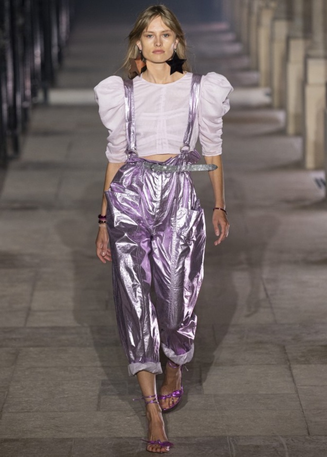 عرض أزياء ايزابيل ماران ISABEL MARANT لربيع وصيف 2021 خلال أسبوع الموضة في باريس