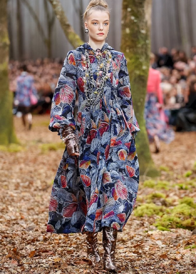 مجموعة شانيل لخريف 2018 تنقلنا الى أحضان الطبيعة الخلابة