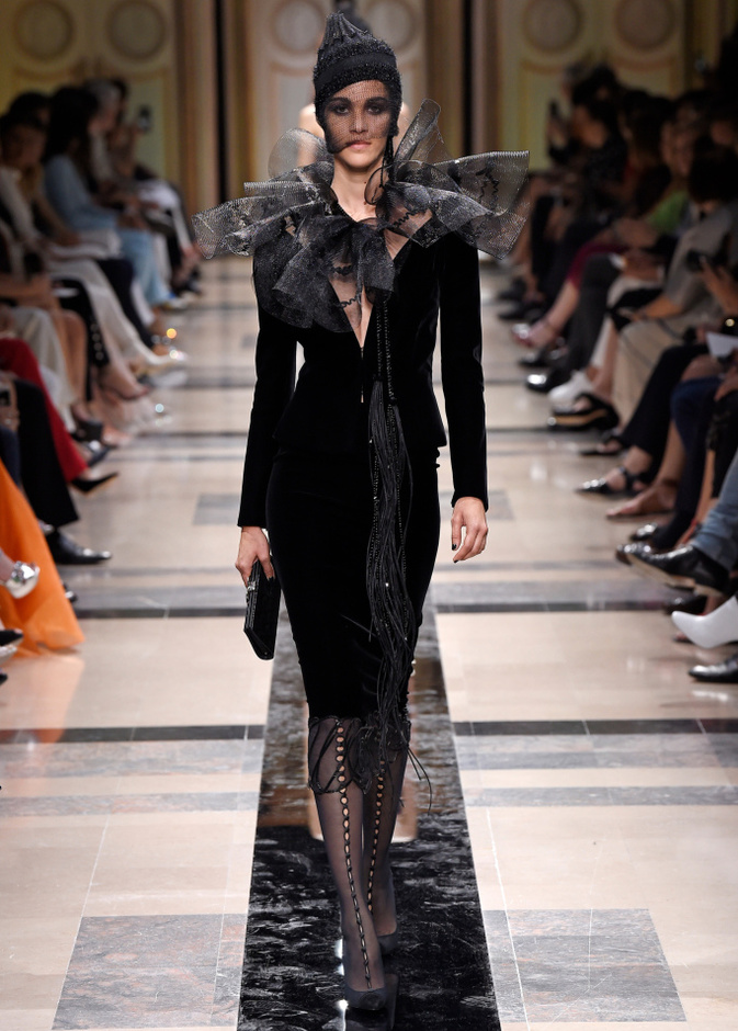 مجموعة Giorgio Armani Prive للأزياء الراقية لشتاء 2018 !