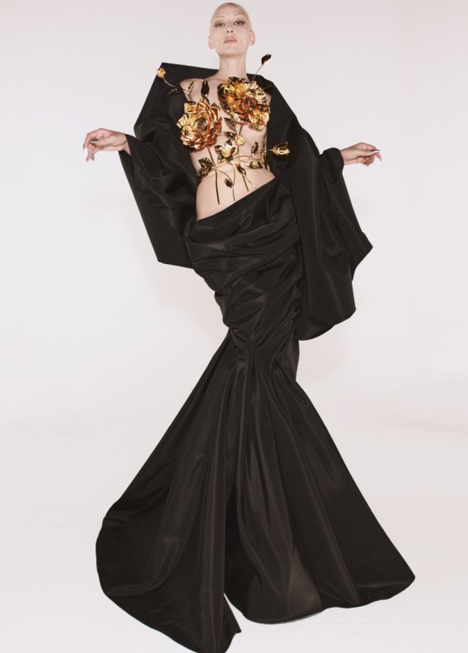 مجموعة Schiaparelli للهوت كوتور لموسم خريف وشتاء 2021-2022