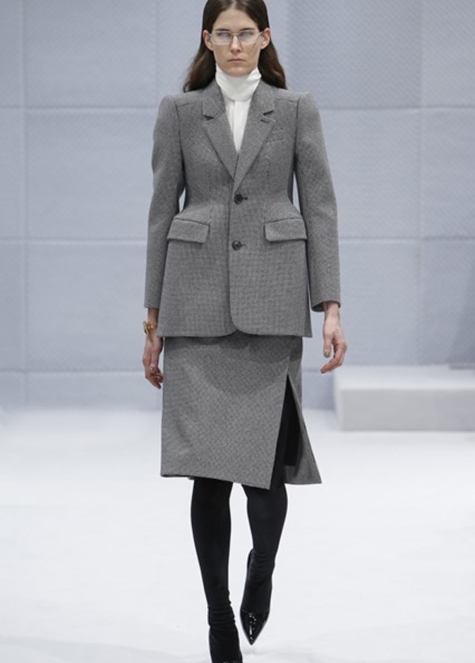 مجموعة دار "بالنسياغا" لموسم خريف وشتاء 2016-2017