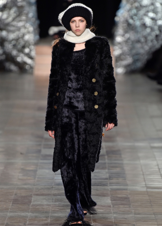 عرض أزياء سونيا ريكيل لموسم خريف وشتاء 2017