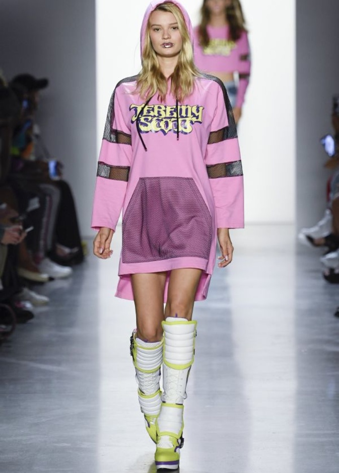 مجموعة Jeremy Scott لربيع وصيف ٢٠١٩ !