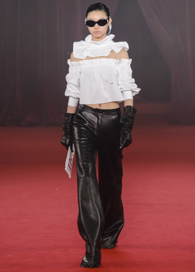 مجموعة أزياء اوف وايت لربيع ٢٠١٨