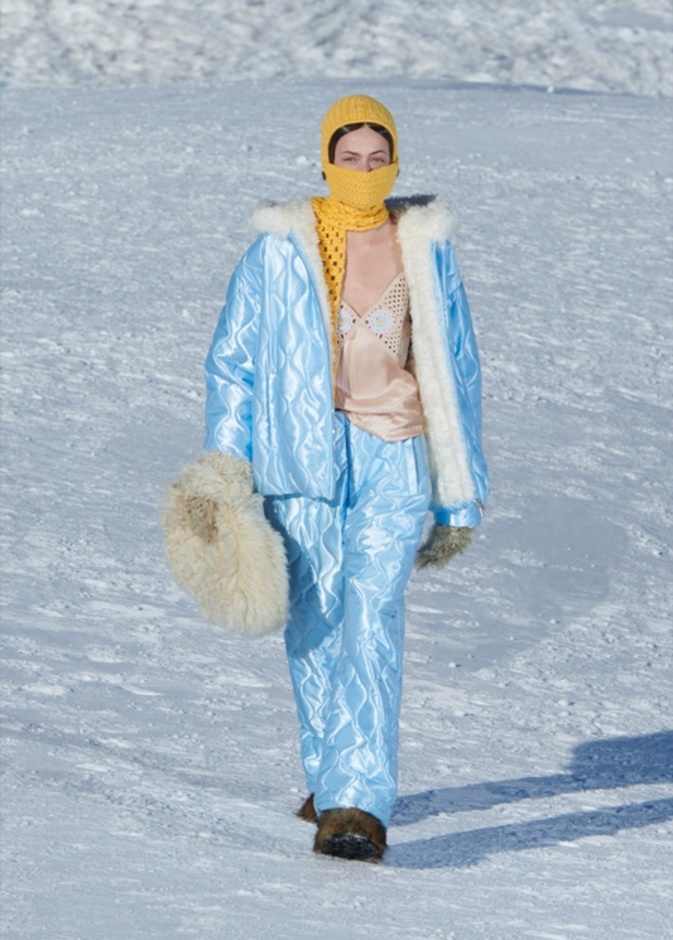 عرض أزياء دار MIU MIU لخريف وشتاء 2021-2022