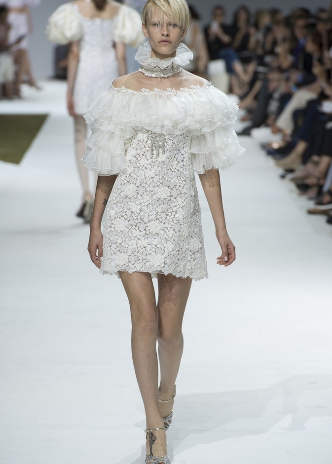 مجموعة Giambattista Valli للهوت كوتور لموسم خريف 2016