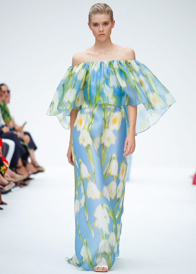 عرض أزياء كارولينا هيريرا لموسم ربيع وصيف 2020