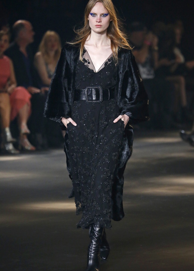 "سان لوران" ومجموعة مُبهرة لموسم خريف وشتاء 2016-2017!