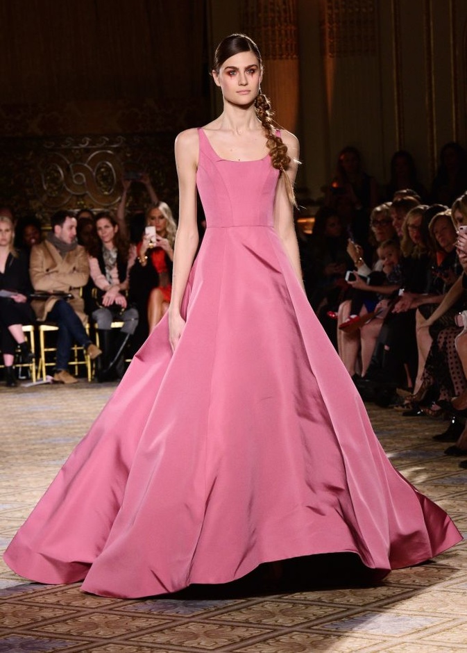 عرض أزياء كريستيان سيريانو لموسم خريف 2017